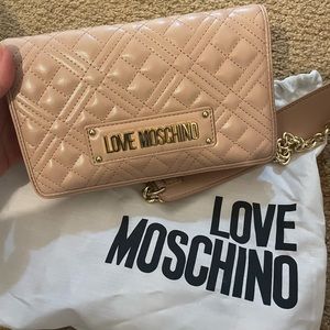 Love Moschino Pink sling bag 💖